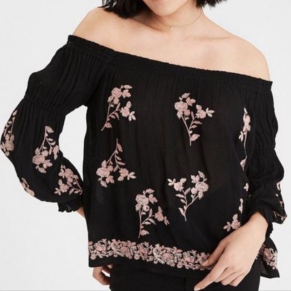 American Eagle Off the Shoulder Top XS